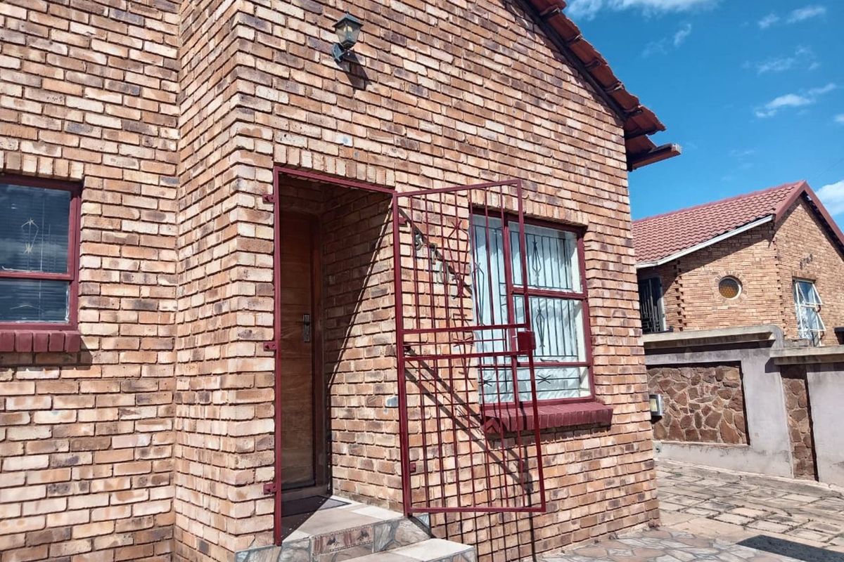 House For Sale in Morula View - Photo 5