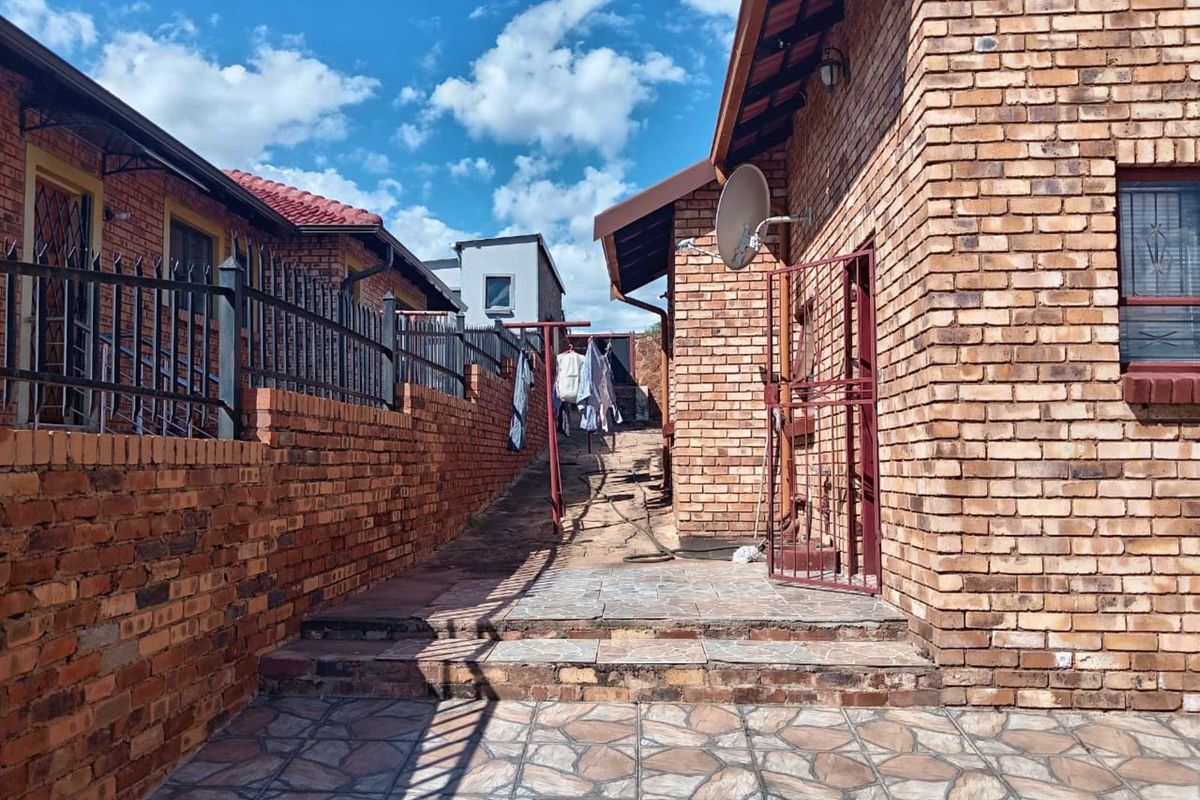 House For Sale in Morula View - Photo 4