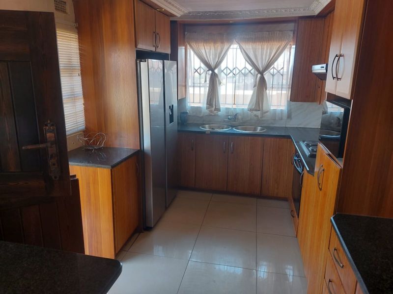 House For Sale in Mabopane Central - Photo 7