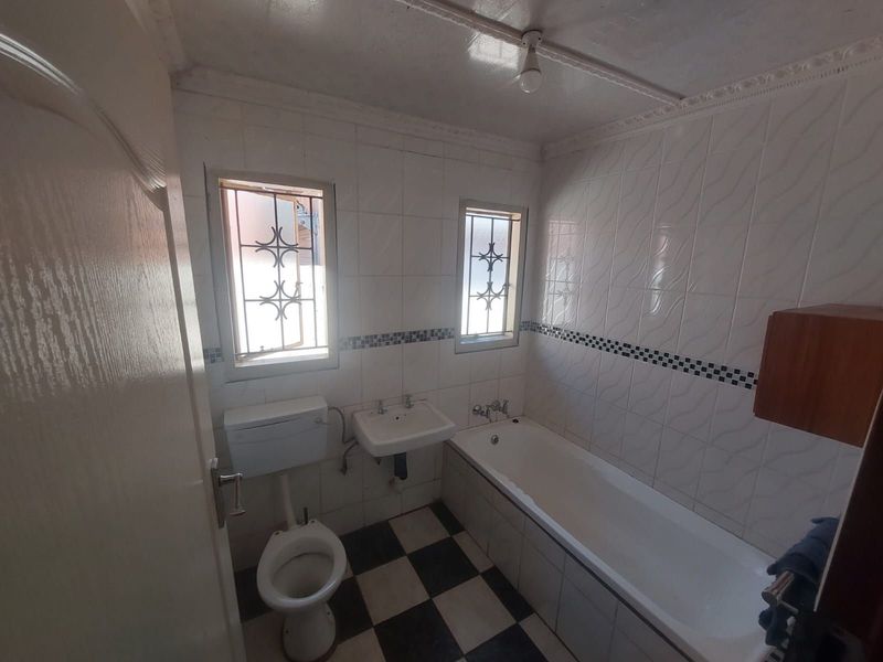 House For Sale in Mabopane Central - Photo 10