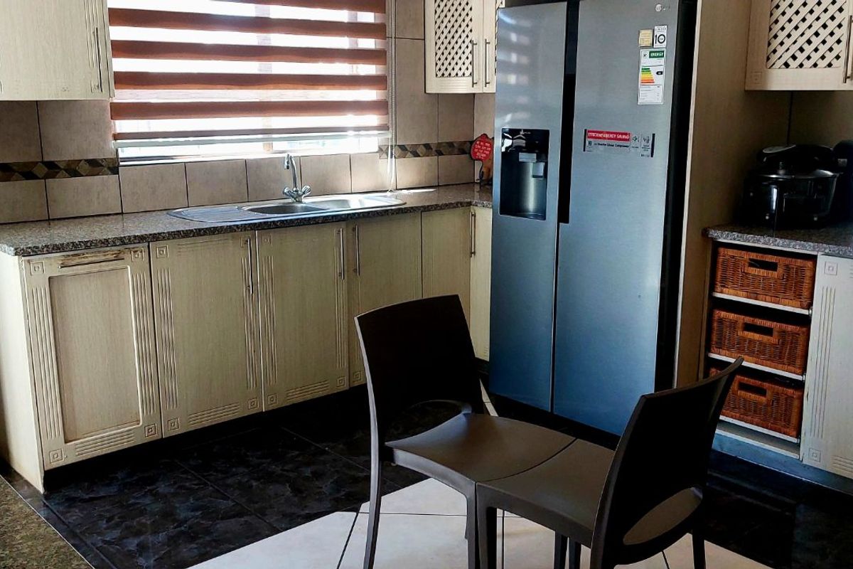House For Sale in Flora Park - Photo 3