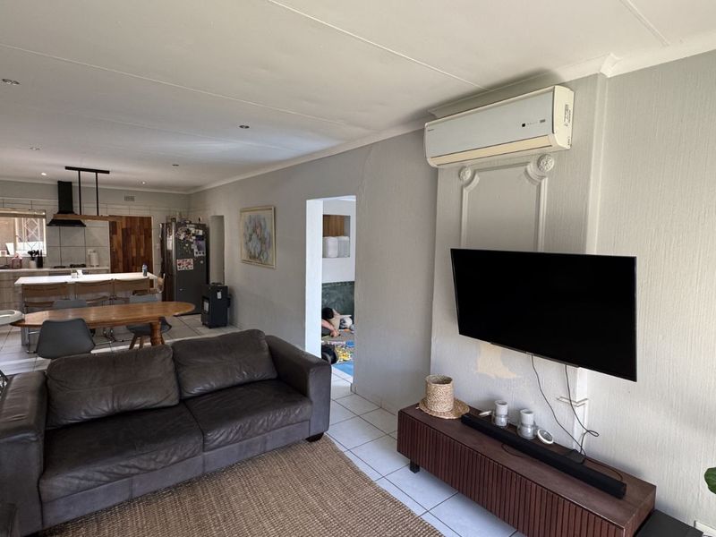 House To Rent in Rooihuiskraal - Photo 6
