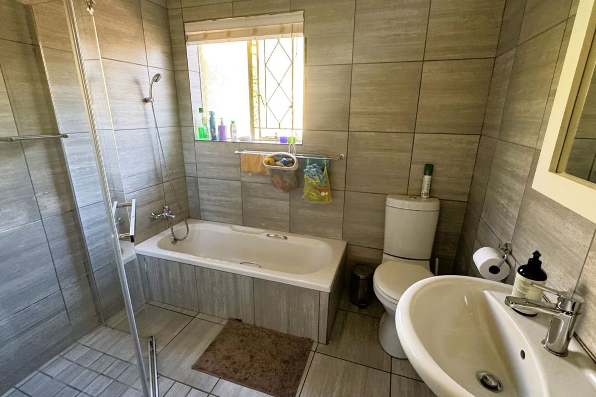 House To Rent in Rooihuiskraal - Photo 4