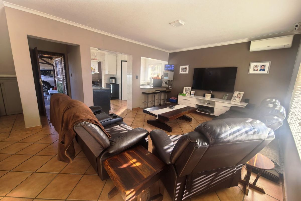 House For Sale in Amberfield Heights - Photo 2