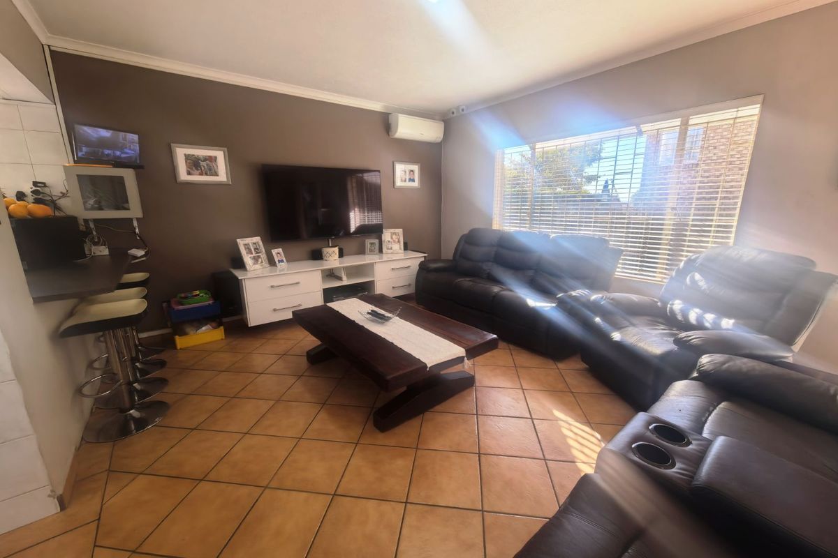 House For Sale in Amberfield Heights - Photo 3