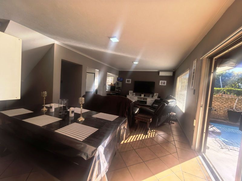 House For Sale in Amberfield Heights - Photo 4