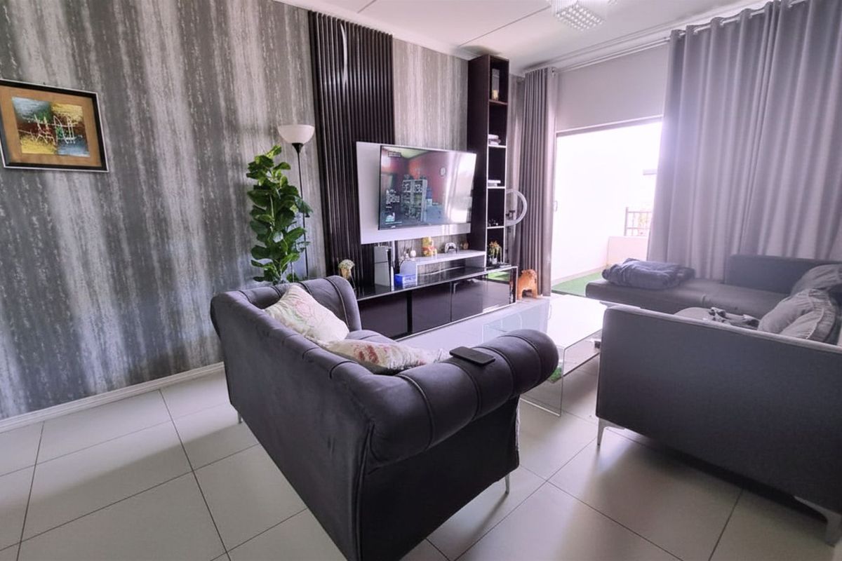 Apartment For Sale in Carlswald - Photo 2