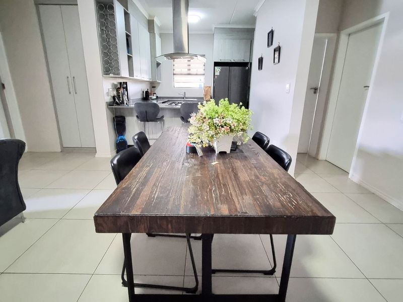Apartment For Sale in Carlswald - Photo 5