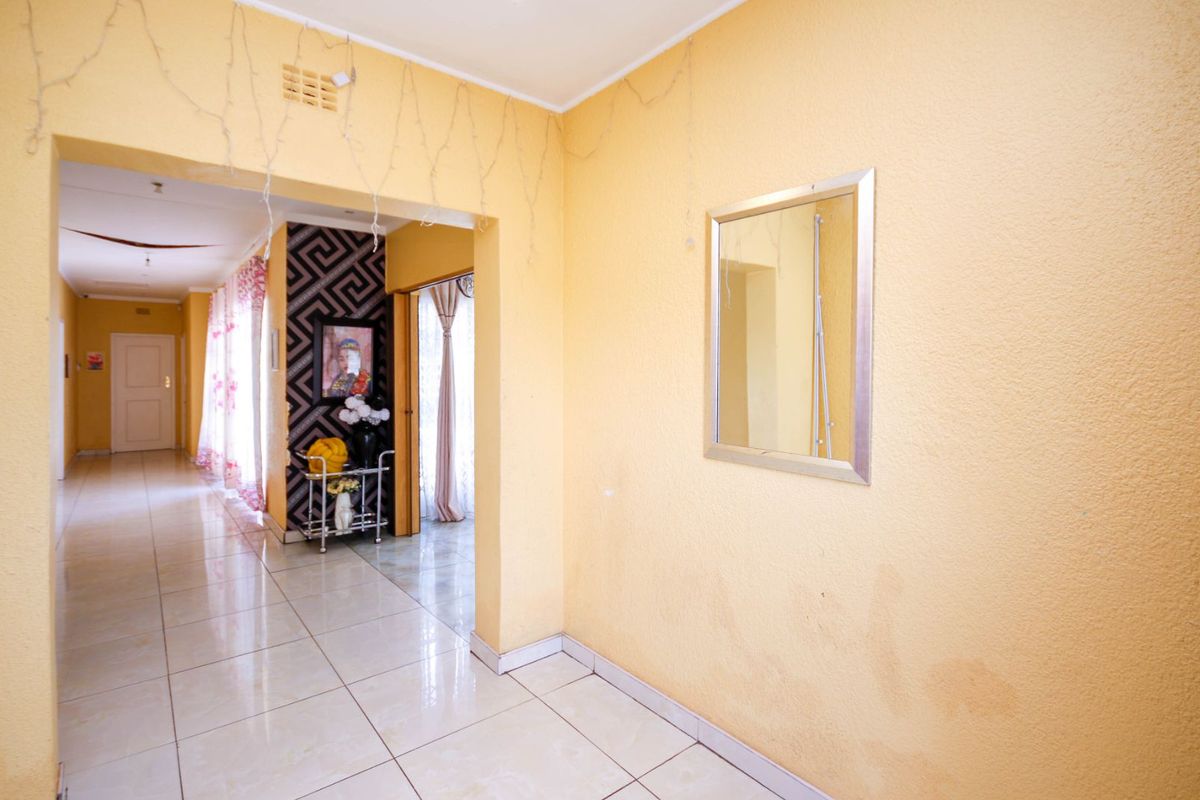 House For Sale in Glenanda - Photo 5