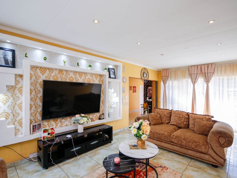 House For Sale in Glenanda - Photo 7