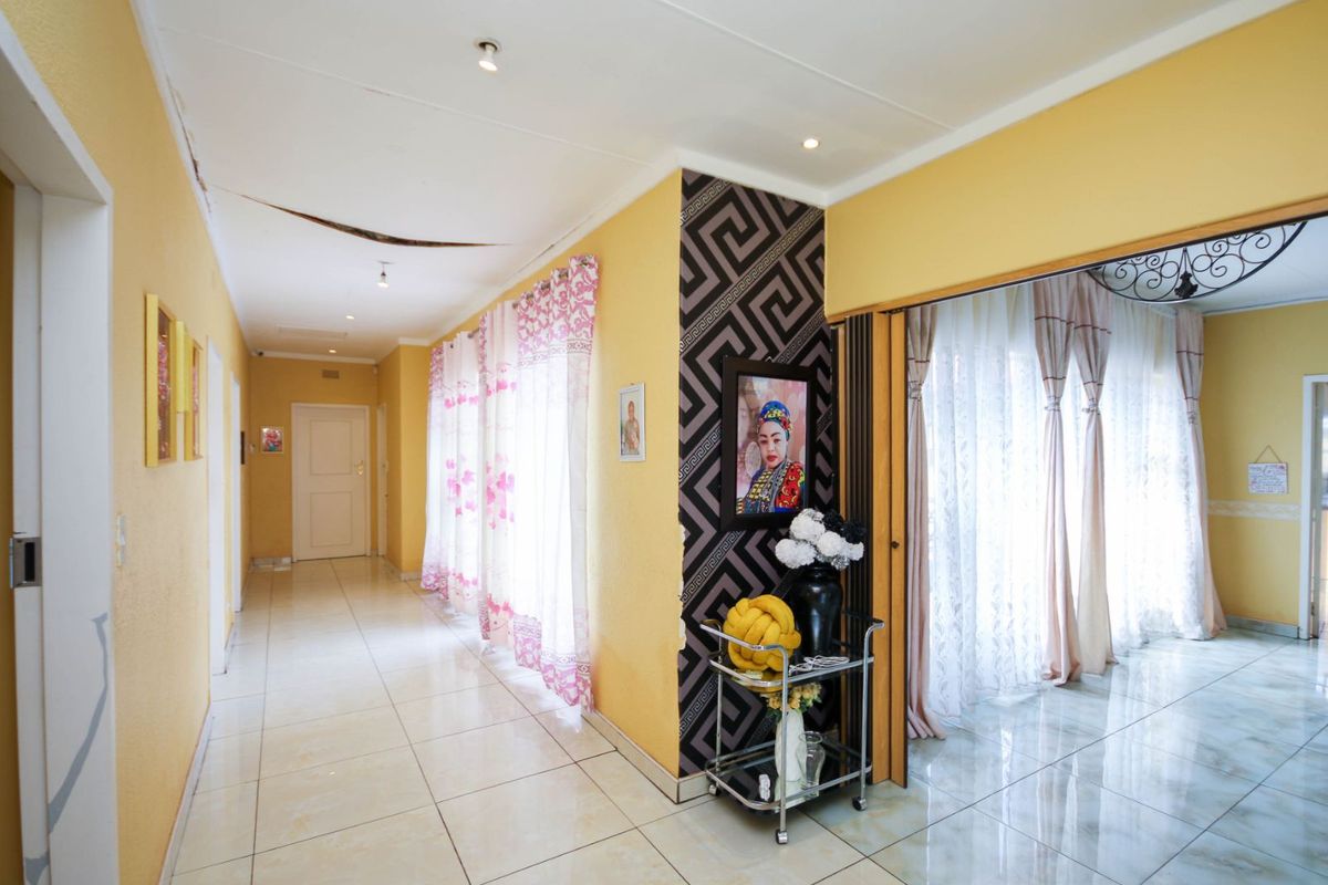 House For Sale in Glenanda - Photo 4
