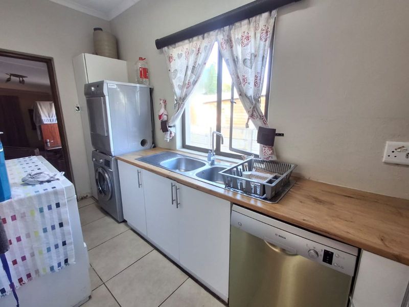 House For Sale in Loerie Park - Photo 9