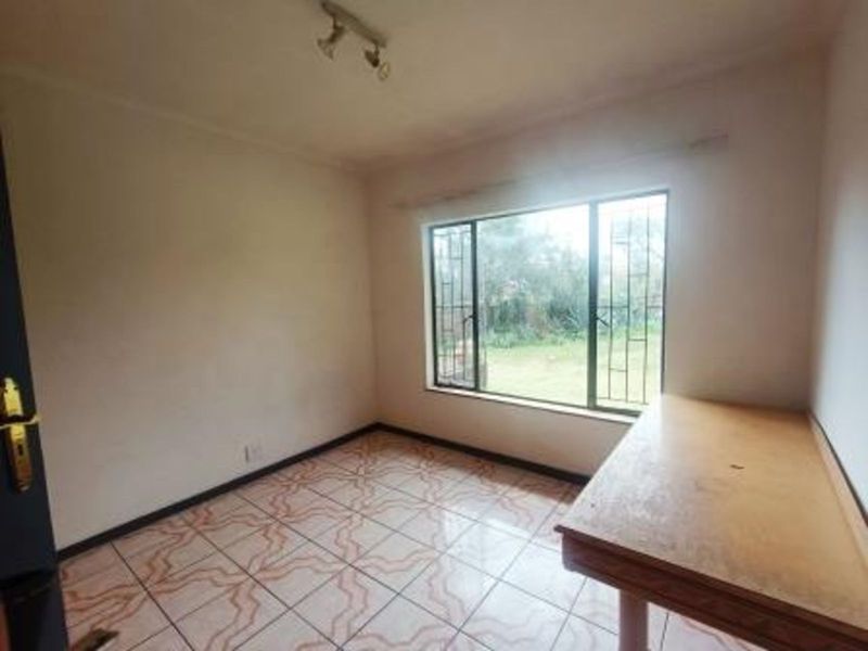 House For Sale in Zwartkop - Photo 9