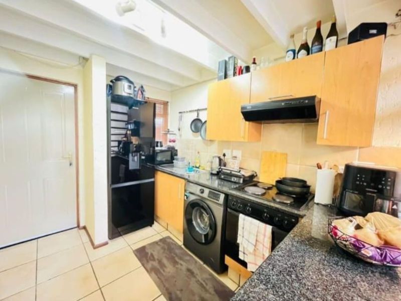 Apartment For Sale in Lonehill - Photo 3
