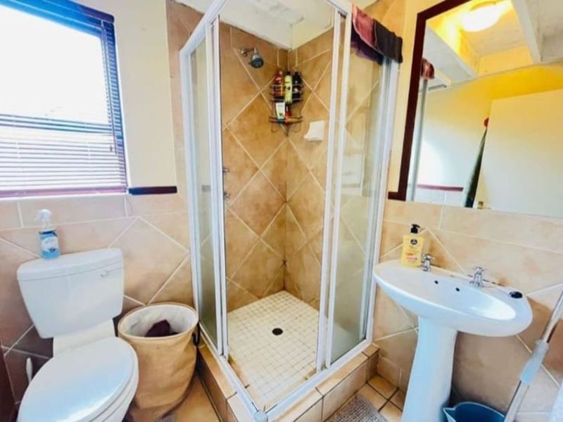 Apartment For Sale in Lonehill - Photo 4