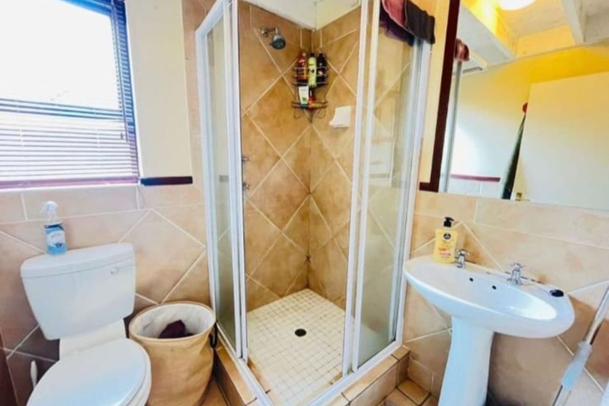 Apartment For Sale in Lonehill - Photo 4