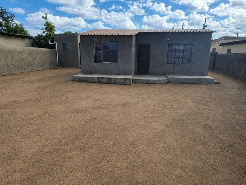 House For Sale in Seshego - Photo 3