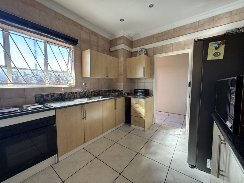 Apartment For Sale in Laudium - Photo 10