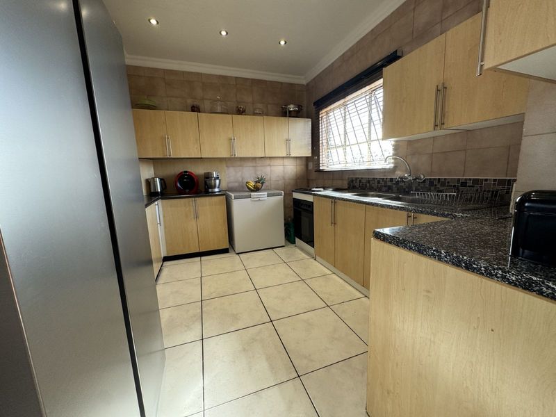 Apartment For Sale in Laudium - Photo 9