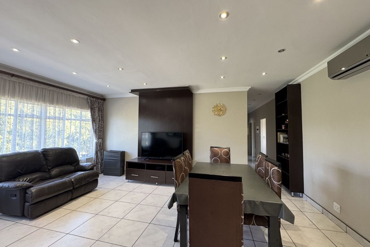Apartment For Sale in Laudium - Photo 5