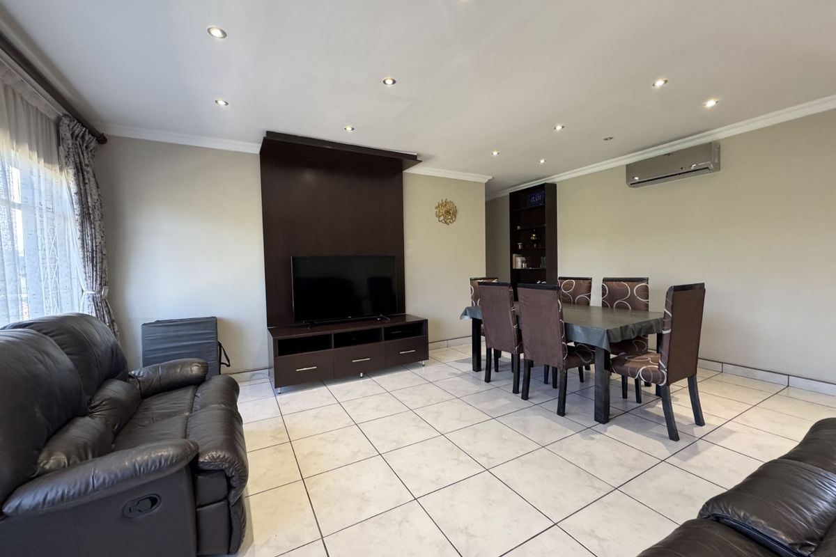 Apartment For Sale in Laudium - Photo 2