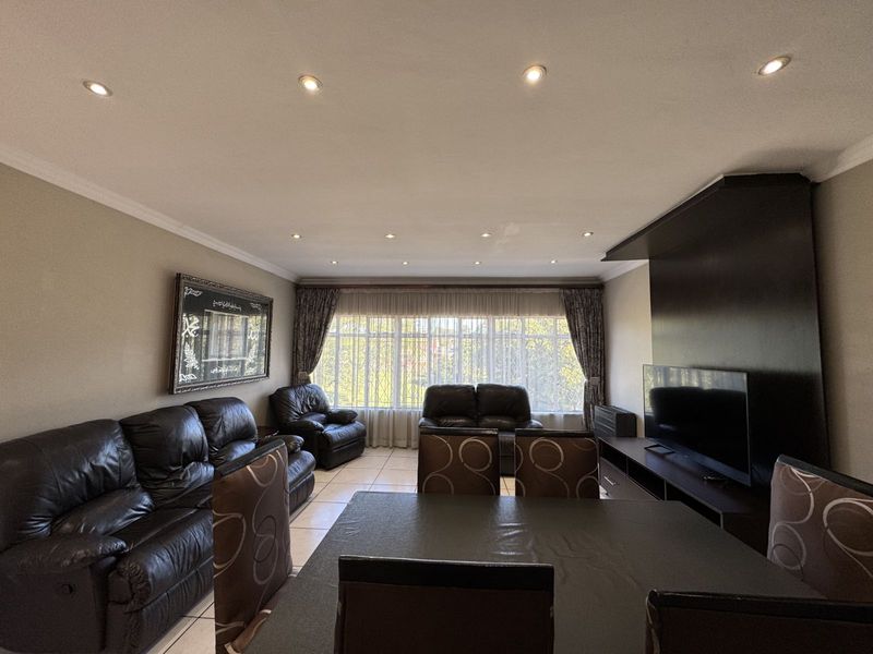Apartment For Sale in Laudium - Photo 6