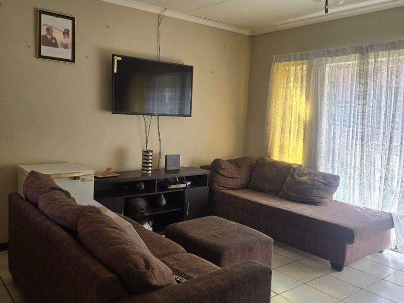 House To Rent in Die Heuwel - Photo 3