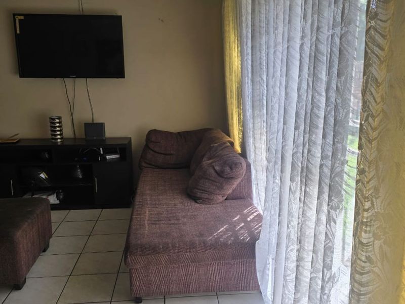 House To Rent in Die Heuwel - Photo 4