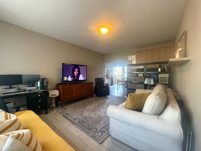 House For Sale in Cresta - Photo 2