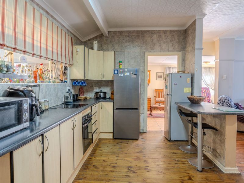 House For Sale in Newton Park - Photo 8