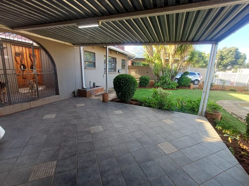 House For Sale in Witpoortjie - Photo 9