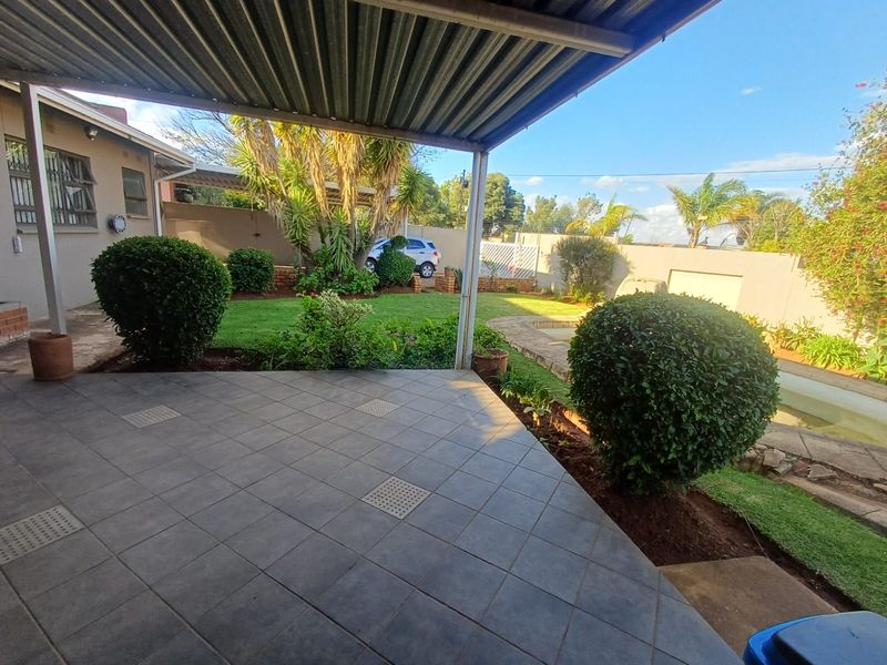 House For Sale in Witpoortjie - Photo 3