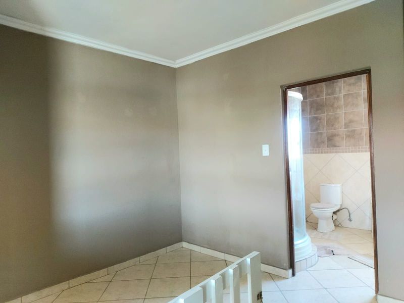 House For Sale in Savannah Country Estate - Photo 10