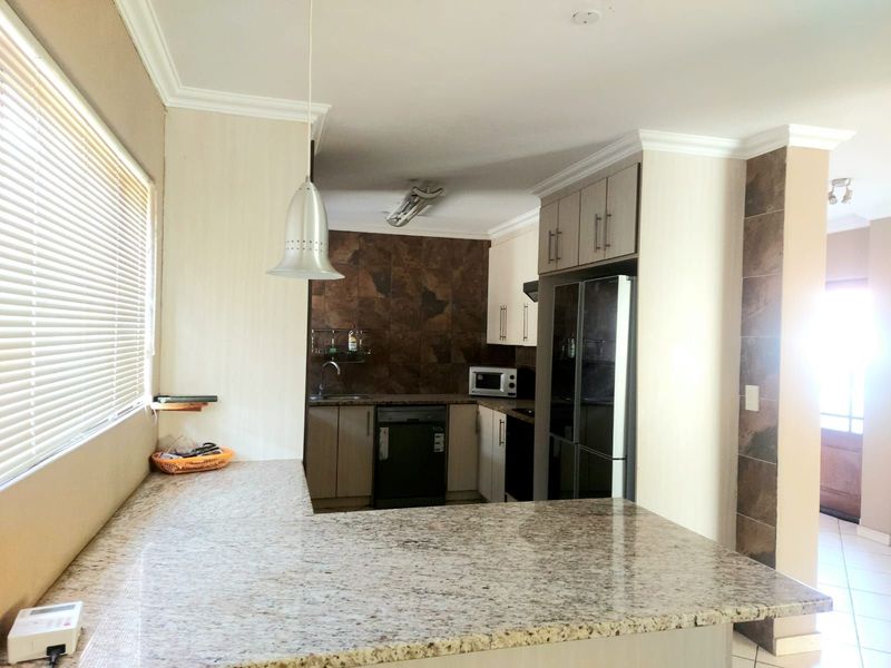 House For Sale in Savannah Country Estate - Photo 7