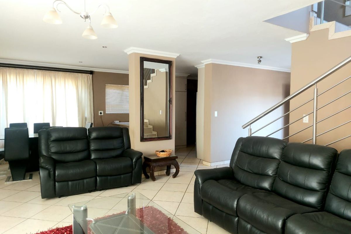 House For Sale in Savannah Country Estate - Photo 2