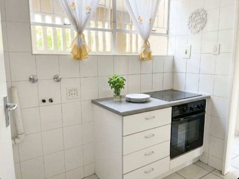 Townhouse For Sale in Blackheath - Photo 4