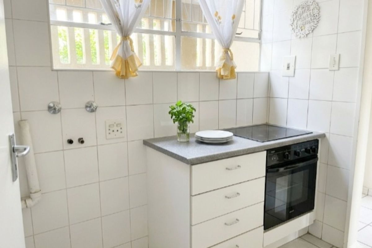 Townhouse For Sale in Blackheath - Photo 4