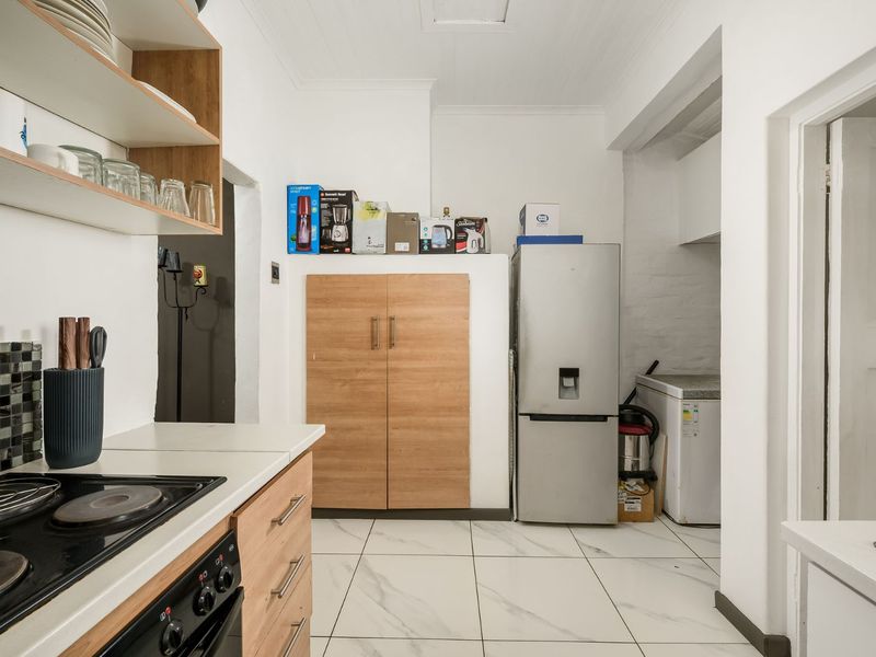 House For Sale in Kensington - Photo 10