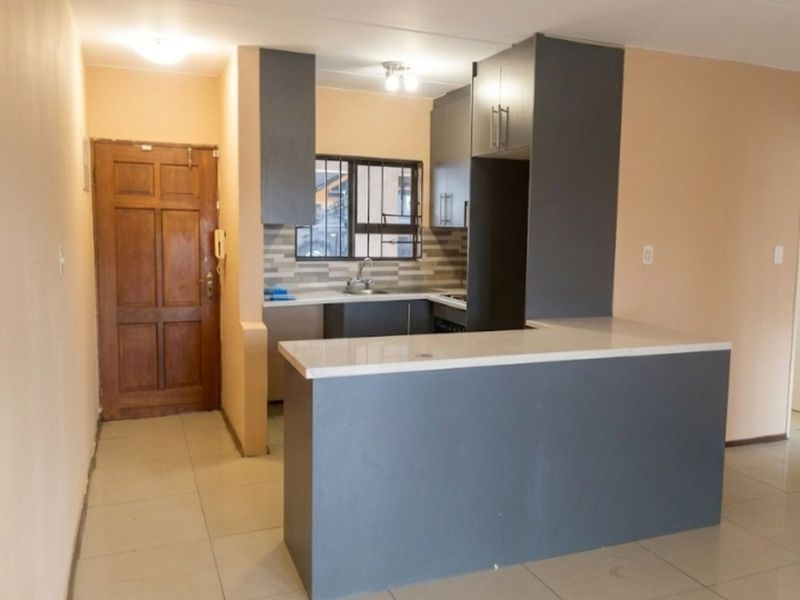 Apartment For Sale in Blackheath - Photo 6