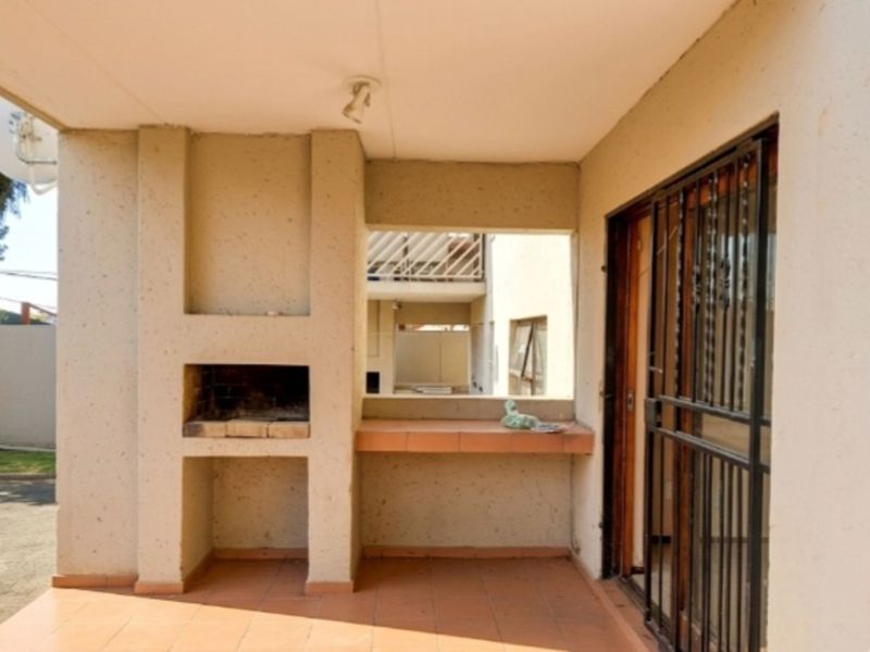 Apartment For Sale in Blackheath - Photo 3