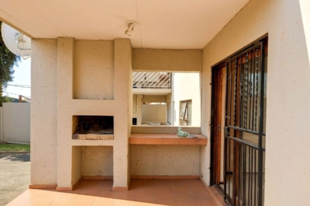 Apartment For Sale in Blackheath - Photo 3