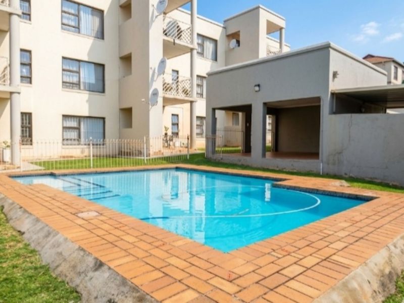 Apartment For Sale in Blackheath - Photo 2