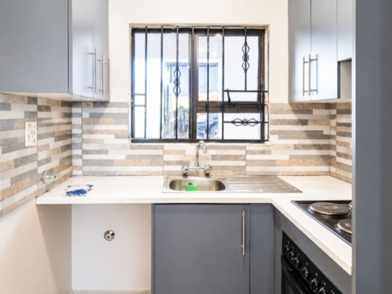 Apartment For Sale in Blackheath - Photo 4
