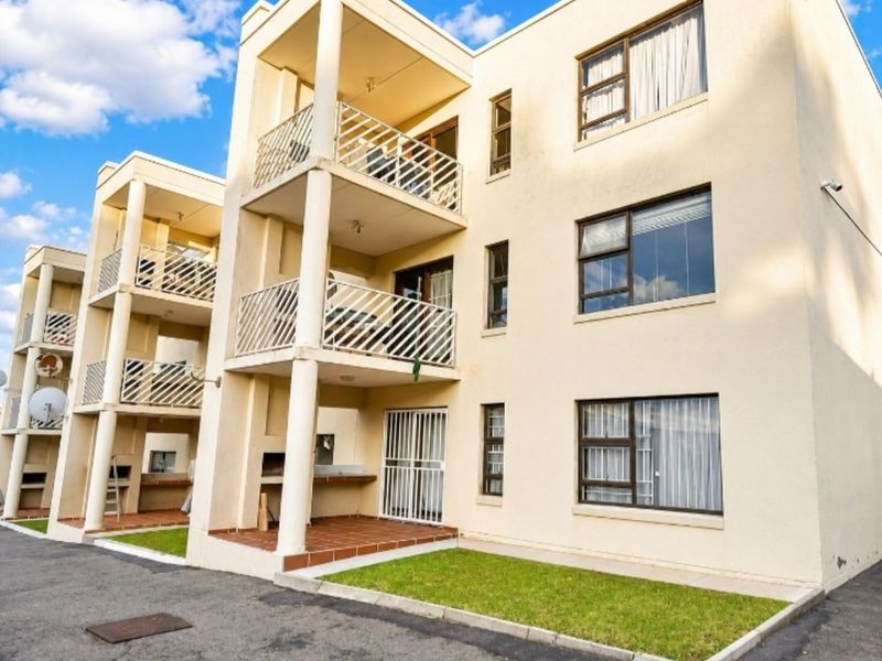 Apartment For Sale in Blackheath - Photo 1