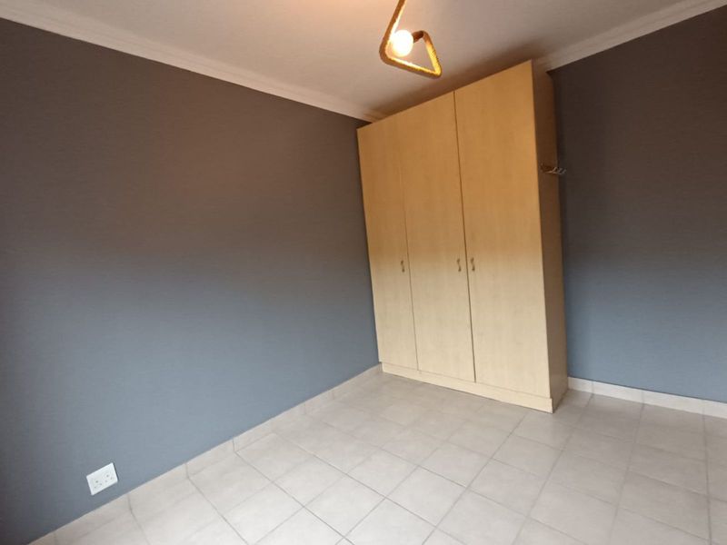 Townhouse For Sale in Ferndale - Photo 9