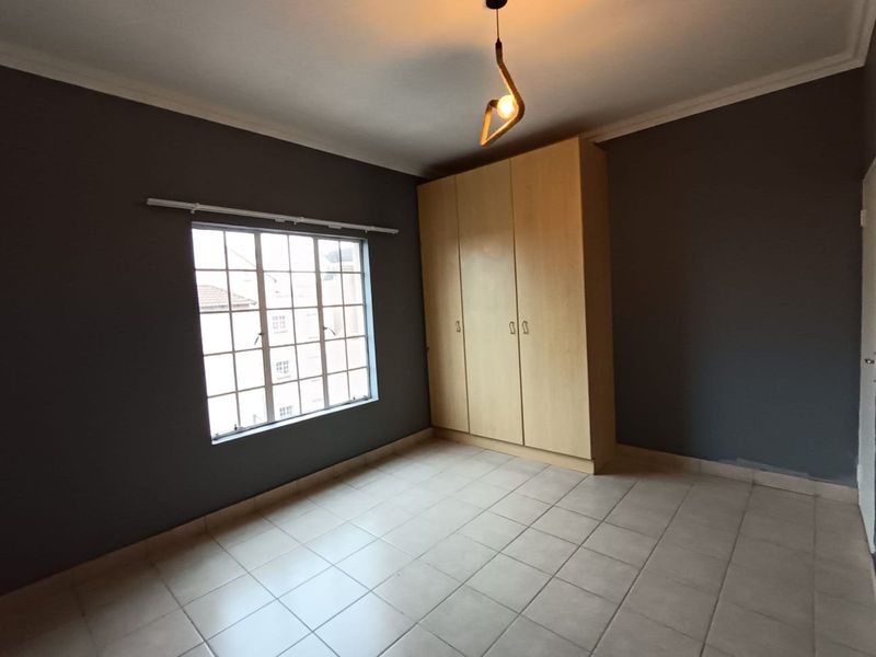 Townhouse For Sale in Ferndale - Photo 7