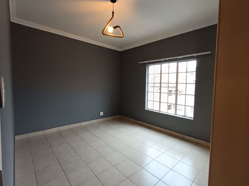 Townhouse For Sale in Ferndale - Photo 6