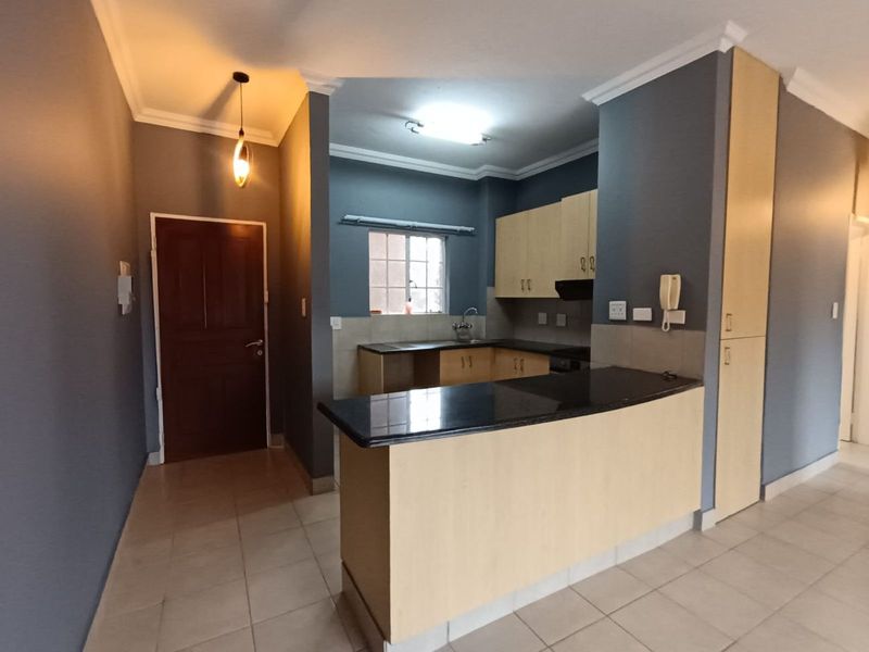 Townhouse For Sale in Ferndale - Photo 4