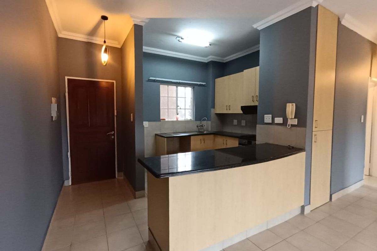 Townhouse For Sale in Ferndale - Photo 4