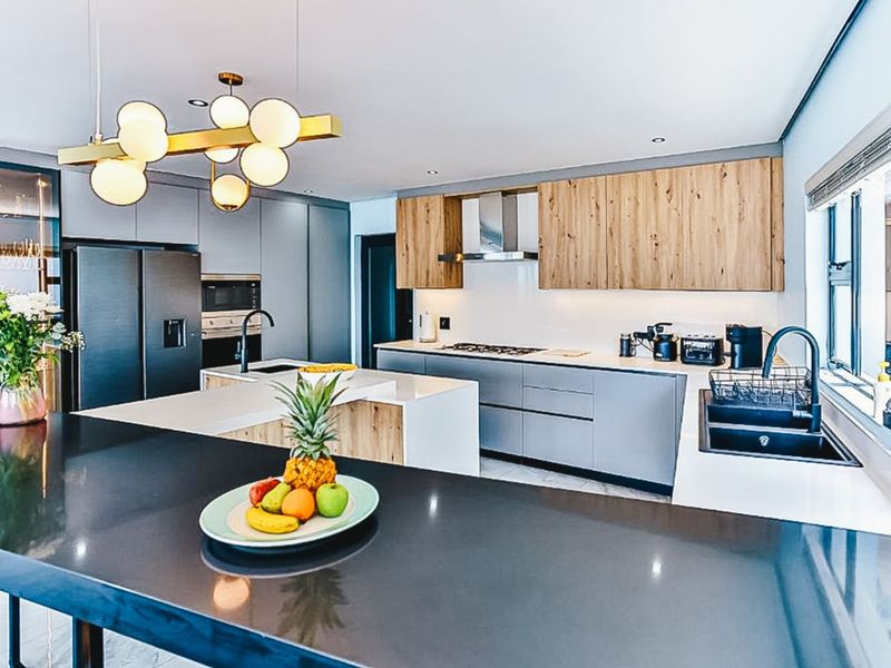 House For Sale in Sheffield Beach - Photo 4